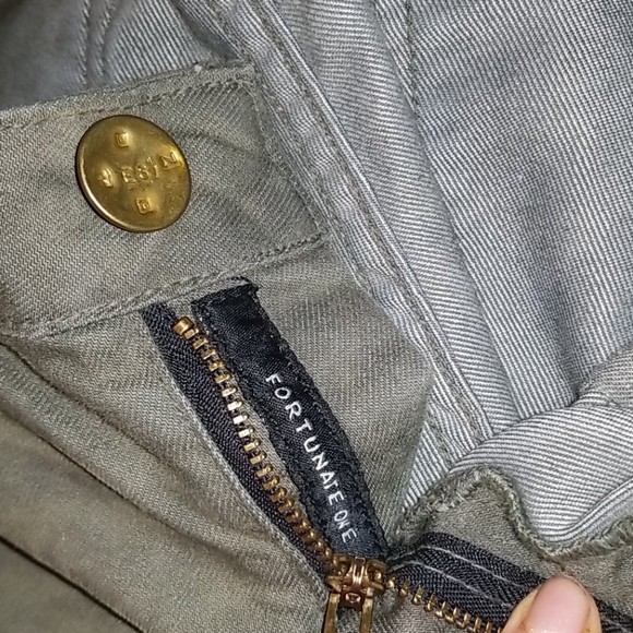 🤞 RESIN 26 🍀 Olive Green Sniper Camo denim shorts 💚 🆓️FREE W/ANY$30BUNDLE❣️ - Picture 2 of 9